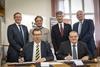 TU Graz und Mondi begründen strategische Partnerschaft