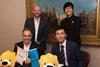 Suning Holding Steven Zhang signs MOU with Metcash Ian Morrice