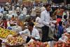 IN Azadpur wholesale market Delhi apples