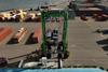 Die Hamburger Hafen und Logistik AG (HHLA) testet den ersten wasserstoffbetriebenen Van-Carrier im Hamburger Hafen