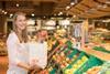 Interspar führt österreichweit Papiertüten für Obst und Gemüse ein