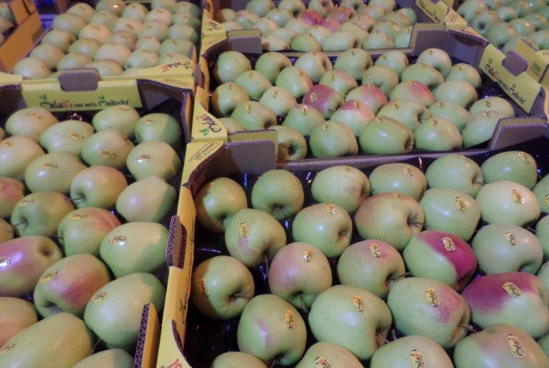 Desiva Produce unveils John Lewis Italian apples promo Article