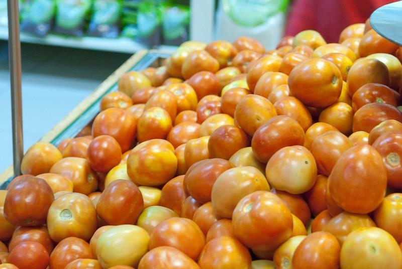 Indian tomatoes pour into Pakistan Article
