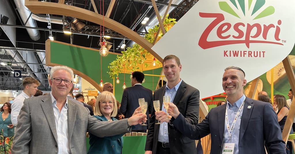 Sinclair and Zespri unveil sticker that composts completely at