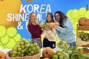 Korea Agro-fisheries & Food Trade Corporation (aT) Korean grape pear pop up New York 261021_K-푸드의+열풍,+뉴욕+맨해튼서+한국산+신선과일로+이어간다(참고사진2)