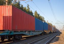 Container-Transport auf Schienen