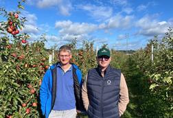 BE Bert Toetenel and Gunther De Vadder BelOrta apples2