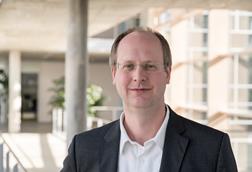Dr. Christian Schunck