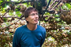 NZ New Zealand Peter Ombler NZKGI kiwifruit