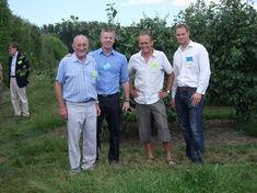 Left to right: Ron Salter, Andrew Colburn (MD of GT Produce), Will Dawes (Mount Ephraim Farms), Richard Thompson (owner GT Produce) on the Mount Ephraim Farm Tour