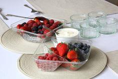 3-cavity punnets (foreground) and mixed berry packs, from Sharpak