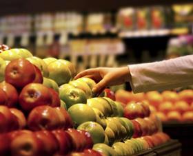 UK apple supermarket hand