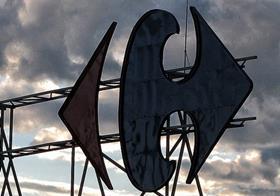 Carrefour sign clouds