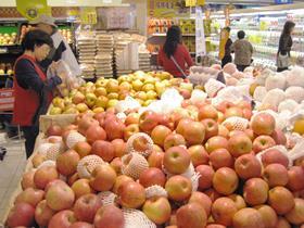 Taiwan retail Taipei supermarket 5 apples.jpg