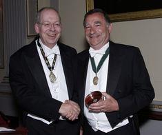 Master Stephen Bodger (left) presented the Lewis award to Laurence Olins. Photo credit: Gerald Sharp Photography
