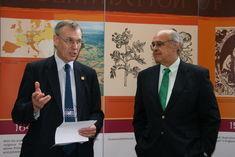 Grower Jim Godfrey and Peruvian ambassador Ricardo Luna