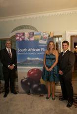 L-r: Stuart Symington, ceo of South Africa's Fresh Produce Exporters' Forum, Jasmine Harman and Stefan Conradie