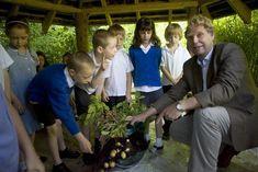 Park Way pupils with grower Anthony Curwen