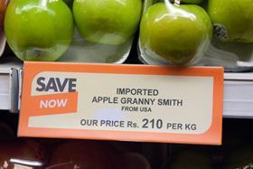 IN India supermarket retail Spencers imported Granny Smith US apples label