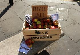NZ New Zealand apples Braeburn simple pleasures promotion marketing