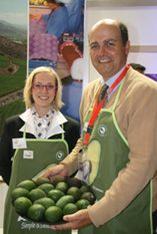 Adolfo OchagavíÂta of the Chilean Hass Avocado Association with team member Ina Kohlmorgen