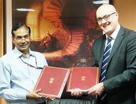 Trilochan Mohapatra Secretary, Department of Agricultural Research and Education & ICAR Director General with Horticulture Innovation Australia Research General Manager David Moore