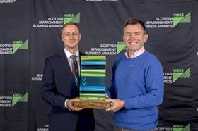 Innovating Scotland Award sponsor Barry Carruthers from ScottishPower with VIBES winner David Farquhar from Intelligent Growth Solutions
