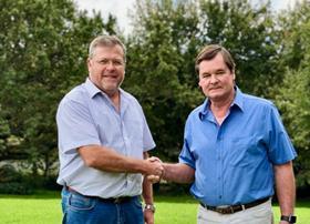 Agri Western Cape CEO Jannie Strydom with Two-a-Day chairman, Derek Corder