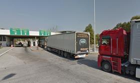 Greek Bulgarian border trucks