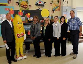 Dole donates salad bars to Oxnard schools Nov 2011