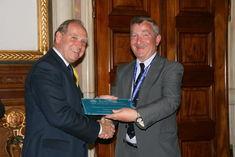 David Smith receives the award from Edward Seidler, of the FAO