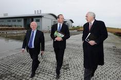 Simon Coveney, minister for agriculture, food and the marine (centre), Dan Browne, chairperson, Food Research Ireland (left) and Matt Dempsey, Farmers Journal (right).