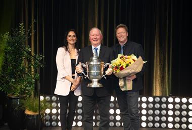 Bledisloe Cup winner Andrew Fenton (centre)