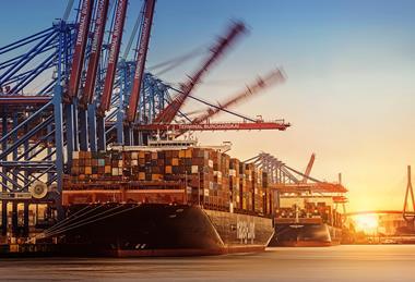Schiff Afif im Hamburger Hafen