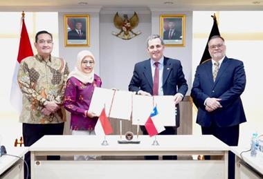 Chile Indonesia sign fruit  fly agreement