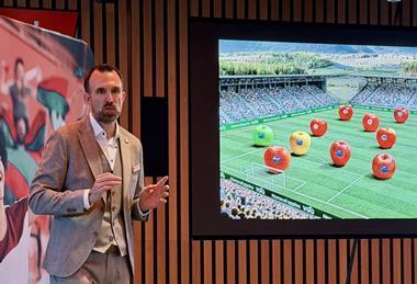 Vog apples football Hannes Tauber