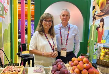 FR Serge Mouneyrac stonefruit