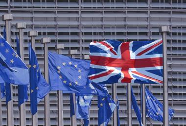 GEN Brexit EU UK flags AdobeStock_113202462