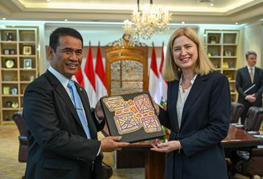 Indonesian Minister of Agriculture Andi Amran Sulaiman Australian Minister for Agriculture Fisheries and Forestry Julie Collins