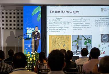 Diane Mostert, speaking at this year's Banana Time Machala