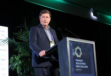 Shane Kingston collecting the Primary Industries New Zealand award