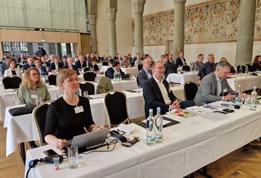 Die diesjährige Gremientagung der Bundesvereinigung der Erzeugerorganisationen für Obst und Gemüse (BVEO), die vom 23. bis 25. März in Konstanz stattfand, stand ganz im Zeichen eines unverändert herausfordernden Markt- und Politikumfeldes in Deutschland.
