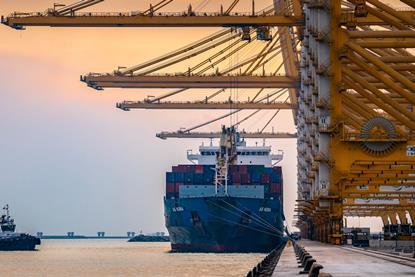 Container vessel Jebel Ali terminal DP World