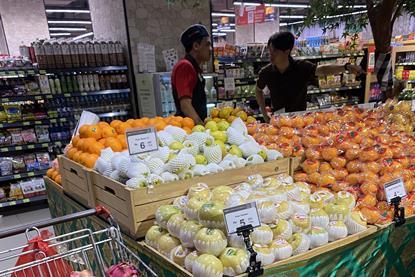 ID Indonesia Foodhall dragonfruit pear citrus retail display