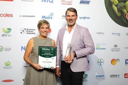 Exporter of the Year Award partnered by Hort Innovation. Winner Francis Tedesco from Center West Exports in WA (Right) and presented by Julie Bird, Chair of Hort Innovation Ausveg
