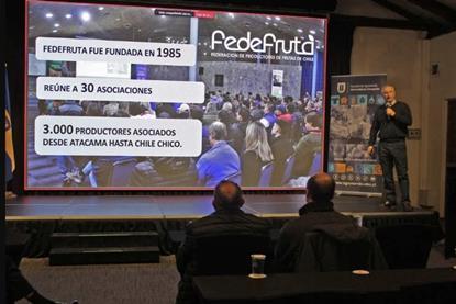Fedefruta president Víctor Catán, speaking at the University of Concepción