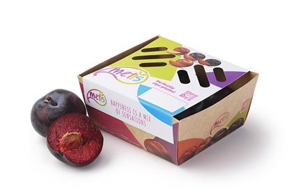 The packaging combines certified sustainably sourced cartonboard punnets with paper LinerlessLid labels