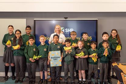 Marlena Chambers from SHP Group with Leagrave Primary School pupils
