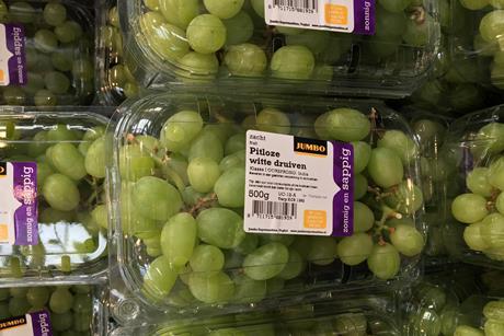 NL Indian grapes on sale in Jumbo