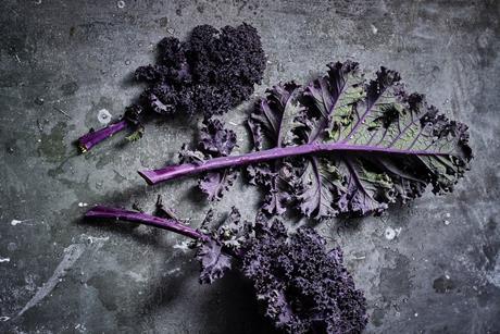 Purple kale whole leaf AH Worth